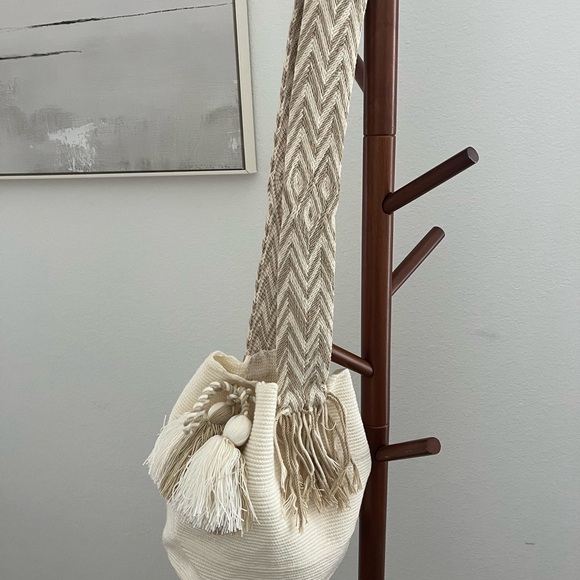 Wayuu Mochila Bag "Tierra Clara" - handwoven boho bag. - Picture 3 of 5